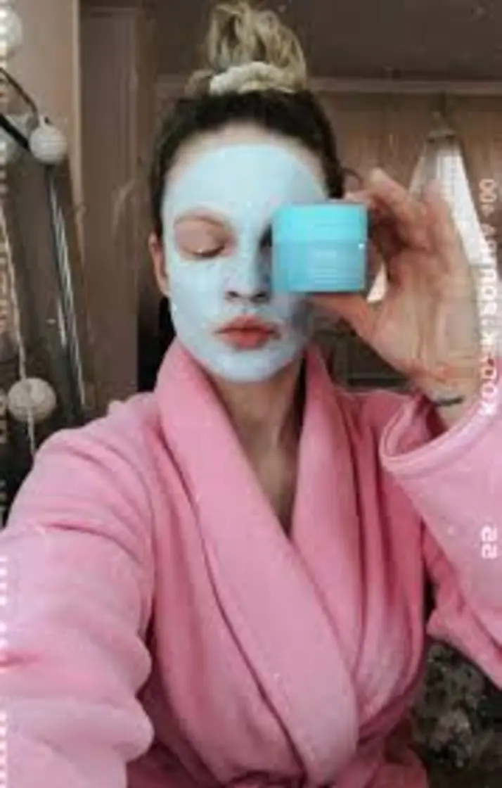 Before and after comparison illustrating security breaches and safe shopping with updated browsers in 2025.